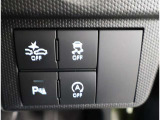コーナーセンサーを車の前後に装備。障害物までの距離に応じて警告音を変えてお知らせ。縦列駐車時や駐車場・車庫などでの取り回しをサポートします。詳細は販売店スタッフまでおたずねください。