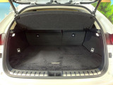積み下ろしのしやすいデッキにはたっぷりと荷物を積み込んでいただけます。遊びから仕事まで、様々なシーンで頼れます♪