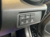 【パーキングセンサー】障害物などが車両に近づいた際に、音と画面表示にてお知らせしてくれます。警告音も段階的に鳴ってくれるので、どのくらいの近さなのか感覚的に察知することが出来ます♪