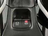 ブレーキを踏んで停車するとブレーキ状態が保持される便利なブレーキホールド付き!