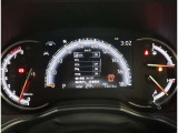とっても見やすいメーターです。夜間時はラグジュアリーな気分にさせてくれる照明が魅力ですので、夜のドライブも楽しみになりますよ♪