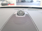 【Bowers & Wilkins】ボルボの上級プレミアムオーディオ。車内空間という特殊な環境に100年以上の伝統を持つイェーテボリ交響楽団の音響を再現した「コンサートモード」を搭載。