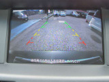 バックカメラ付き☆バックする際に後方の様子をナビモニターに表示してくれます!運転席にいながら、後方確認が出来るので、バック駐車がスムーズに行えます◎
