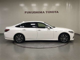 【まるごとクリーニング】シートを取り外し、車内を徹底洗浄。隅々まで丁寧に仕上げています。