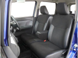 長時間の運転も疲れにくいフロントシート!体をしっかり支えてくれて運転がしやすい形状です!!