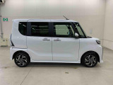 軽自動車、小型車を中心に常時300台展示車を御用意させて頂いております