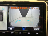 フロントカメラモニターも付いてます。見通しの悪い交差点など、左右の安全確認に助かります。