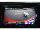 バックカメラ:後方確認がラクにできるので駐車も安心