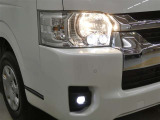 LEDヘッドライトです。デザイン性がよくとても明るいので、夜間の走行や悪天候でも安心です。しかも長寿命!