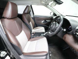ゆったり室内で運転もしやすいです♪使い勝手の良い配置も考えられています!!