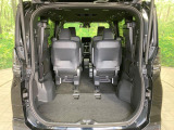 普段のお買い物や通勤、送迎等に十分な荷室スペースを確保しております。セカンドシートを倒すと、大きな荷物の積載も可能です♪