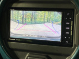 【バックカメラ】駐車時に後方がリアルタイム映像で確認できます。大型商業施設や立体駐車場での駐車時や、夜間のバック時に大活躍!運転スキルに関わらず、今や必須となった装備のひとつです!