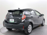 乗車定員は5名です。