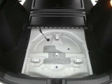 【車載工具】タイヤ交換には必需品ですね!万が一に役立つ工具です。緊急時に備え、使い方をしっかり覚えておきましょう。