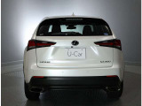 レクサスのLをモチーフにしたテールランプデザインが車両の美しさ、存在感を際立たせます。
