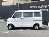 サイドバイザーは装着済みです。プライバシーフィルムの施工もお好みの濃さに合わせて可能です。