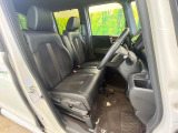 運転席シート廻りは使用感も少なく、良好な状態となっています。丁寧に使われていたことがよくわかりますね。