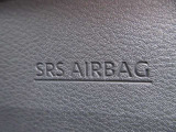 運転席側にSRS二-エアバックシステムを採用 万一の際の安全性を高めました