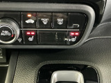 運転席/助手席シートヒーターで寒い日もすぐに温かくなり快適に過ごせます。2段階の温度調整が可能です