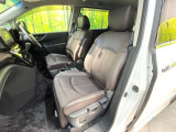 運転席シート廻りは使用感も少なく、良好な状態となっています。前オーナー様が丁寧に使っていたことがよくわかりますね。