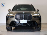 BMW代表的な特徴のキドニーグリル。BMWのすべてのモデルに採用され、BMWらしさを強調しております。