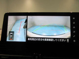 左サイドカメラとフロントカメラ運転席から死角となりやすい車両左前部分や前方もバッチリ見えます