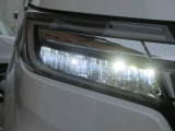 切れにくく明るいLEDヘッドライト装備!
