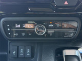 【 オートエアコン 】車内温度を感知して自動で温度調整をしてくれるのでいつでも快適な車内空間を創り上げます!