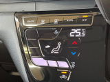 【オートエアコン】一度お好みの温度に設定すれば、車内の温度を検知し風量や温度を自動で調整。暑い&hellip;寒い&hellip;と何度もスイッチ操作をする必要はありません。快適な車内空間には必須の機能ですね♪