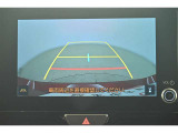 バックガイドモニターで、後方を確認しながら安心して駐車することができます。運転初心者も熟練者も必須の機能ですよ!