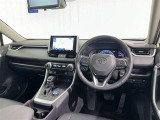 運転席まわりです。 各操作スイッチは使いやすい位置に配置されてます。