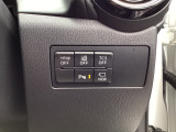 安全装置のスイッチは運転席パネル右下に集約されています。任意で切り替え可能なため状況に合わせてお使いください。
