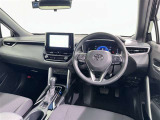 運転席まわりです。 各操作スイッチは使いやすい位置に配置されてます。