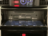 DVD・CDの挿入口です。