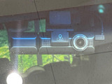 【前後ドライブレコーダー】ドライブレコーダー装備!走行中はもちろん、あおり運転や事故に遭遇した際、映像で記録し、万一のリスクに備えます。※記録用SDカードはお客様ご自身でご準備いただく必要があります。