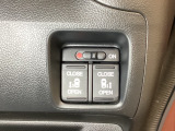 リアドアは乗り降りに便利な両側電動スライドドアです。また運転席に座っていながらスイッチ操作で自在にスライドドアを開け閉めできます。