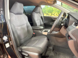 運転席シート廻りは使用感も少なく、良好な状態となっています。丁寧に使われていたことがよくわかりますね。