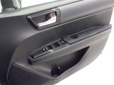新車時発行のメンテナンスノートもしっかり装備されています。