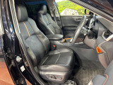 運転席シート廻りは使用感も少なく、良好な状態となっています。丁寧に使われていたことがよくわかりますね。
