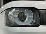 LEDヘッドライトは、点灯の瞬間から最大光量を発揮し、突然暗くなるトンネルなどでの安定感を高めます。