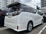 LEDテールライトです。省電力、高輝度のLEDは明るく照らすので夜間運転時の視認性を高めます。スタイリッシュな見た目で細かいところもこだわりたいあなたに!