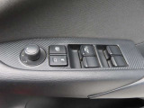 運転席のパワーウインドースイッチ部です。よく触れる場所だからこそ、使用状態があらわれますよね。ぜひこうした所もチェックしてください。