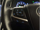 ハンドルから手を放さずに操作出来ますので、安全運転にもつながりますね