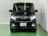 LEDヘッドライトを装備しています。LEDヘッドライトはとても明るく、雨の日や夜間走行も安全・安心です。オートライトコントロール付きで周囲の明るさに応じて自動で点灯・消灯します