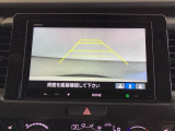 便利な3ビュー切り替え、ガイド線表示付きのバックカメラです。後退時、後方の視界をサポートします