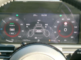 メーター中央に、様々な車両情報を表示してくれる、ディスプレイがついています。