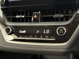 オートエアコンは温度を設定するだけで、自動で風量などを設定してくれます。運転しながら操作も必要ないので、安全性も向上します。