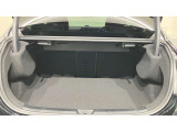 パノラミックスライディングルーフ・・・車速に応じて最適なチルト角に調整する3ステージの自動チルト制御機構が備わっています。挟み込み防止機能付き