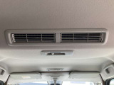 サーキュレーター付きなので車内の温度を下げてくれますので、後席も快適です