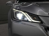ヘッドランプは1灯の光源でハイビームとロービームの切り替えが可能なBi-Beam LEDヘッドランプが採用されています。